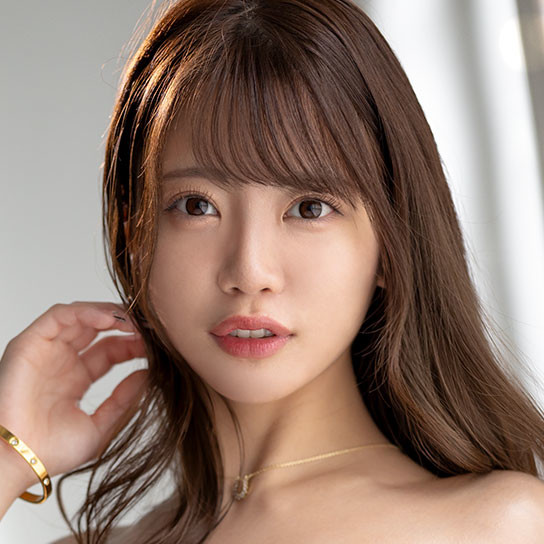 椎名ななみ(しいなななみ)